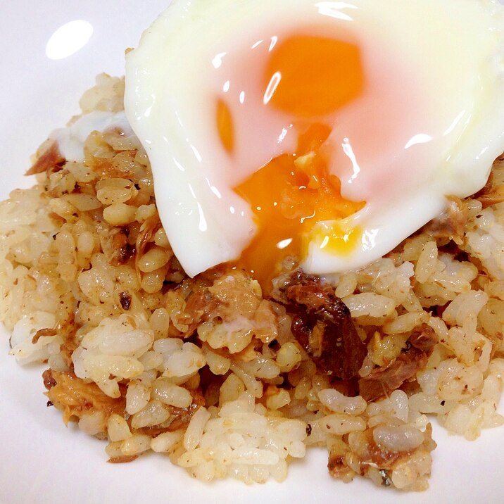 さんま缶で☆半熟卵のさんま蒲焼きご飯